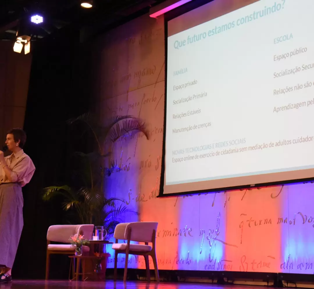 Palestra promove reflexão sobre tecnologia e desenvolvimento de crianças e adolescentes