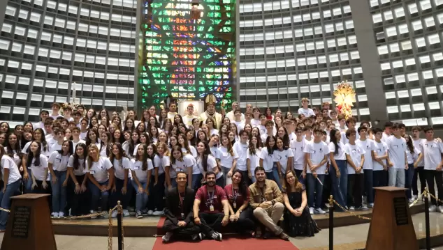 Catedral Metropolitana acolhe Crisma de 140 alunos do CSI