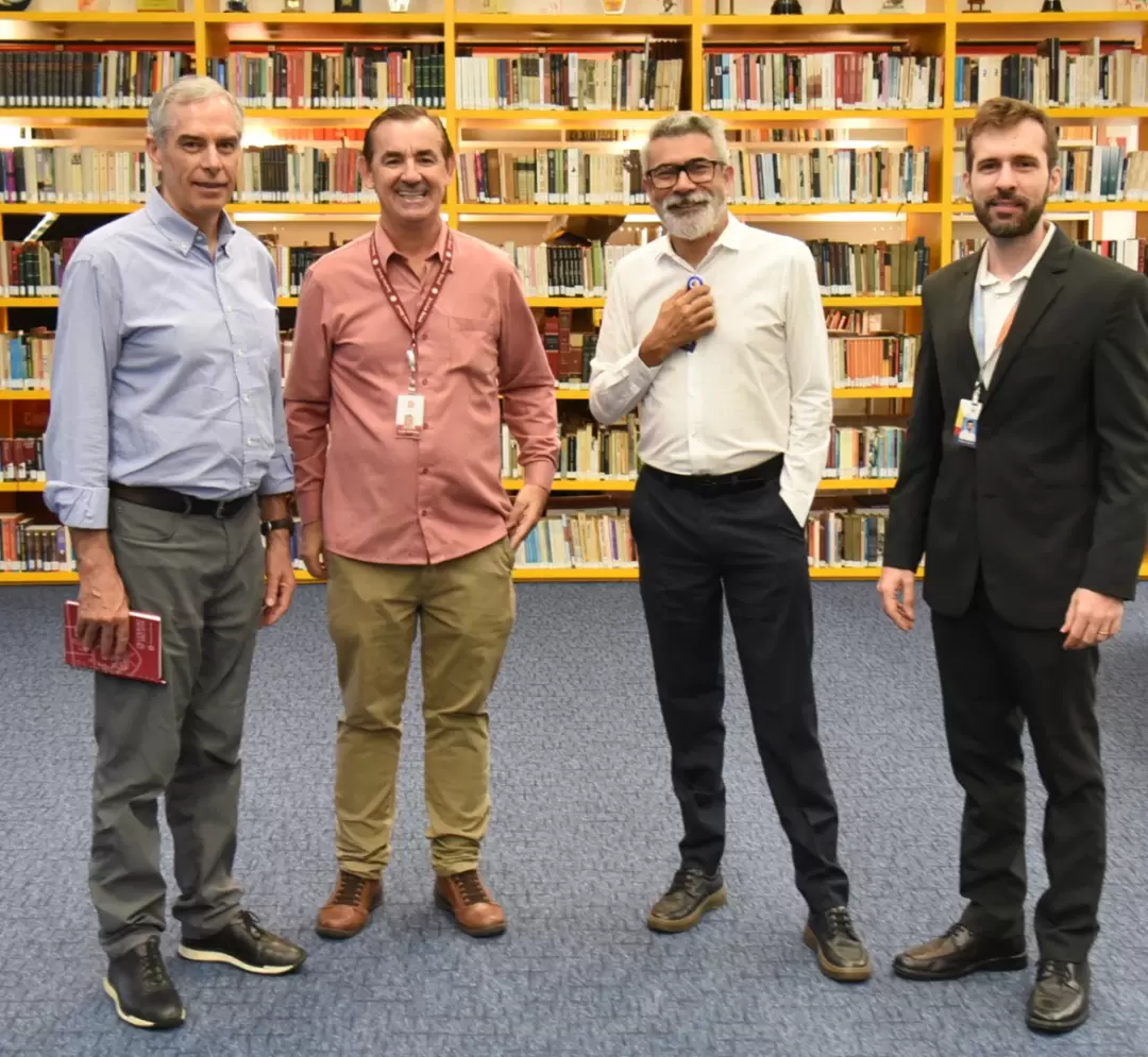 Lideranças da Companhia de Jesus visitam o Colégio Santo Inácio