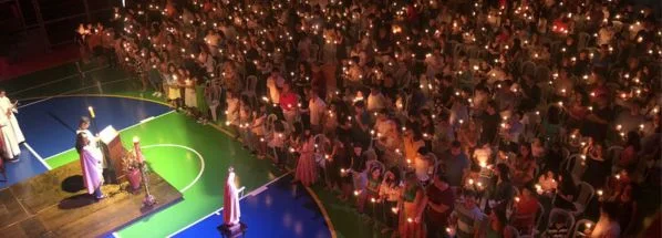 Lucernário: comunidade educativa se reúne em momento de meditação e oração